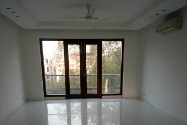 beautiful apartment in  Panchsheel Park New Delhi